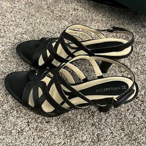 Naturalizer black heels!